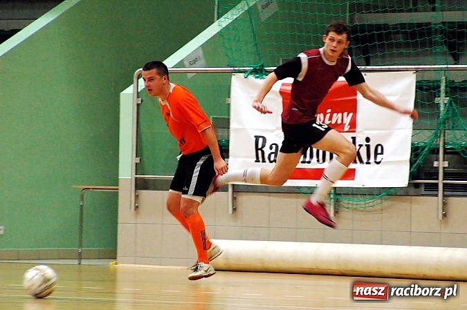 Zdjęcie w galerii na portalu naszraciborz.pl: Start Pietrowice wygrał z mistrzem wiadomości z regionu