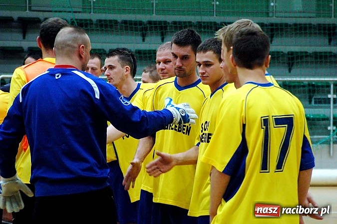 Zdjęcie w galerii na portalu naszraciborz.pl: Start Pietrowice wygrał z mistrzem wiadomości z regionu