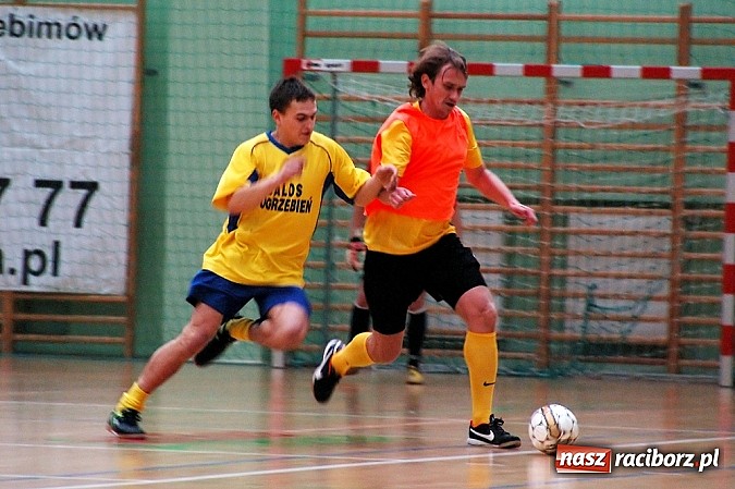 Zdjęcie w galerii na portalu naszraciborz.pl: Start Pietrowice wygrał z mistrzem wiadomości z regionu