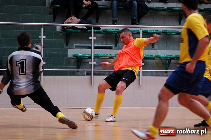 Zdjęcie w galerii na portalu naszraciborz.pl: Start Pietrowice wygrał z mistrzem wiadomości z regionu