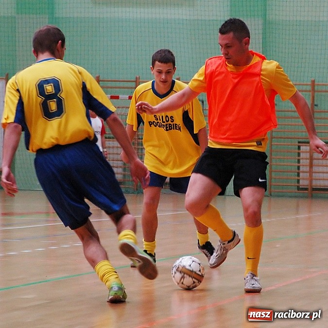 Zdjęcie w galerii na portalu naszraciborz.pl: Start Pietrowice wygrał z mistrzem wiadomości z regionu