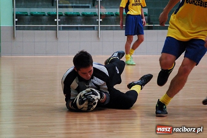 Zdjęcie w galerii na portalu naszraciborz.pl: Start Pietrowice wygrał z mistrzem wiadomości z regionu