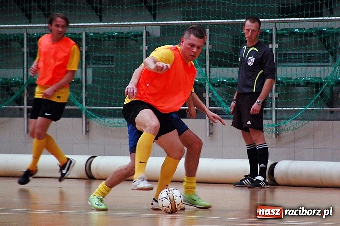 Zdjęcie w galerii na portalu naszraciborz.pl: Start Pietrowice wygrał z mistrzem wiadomości z regionu