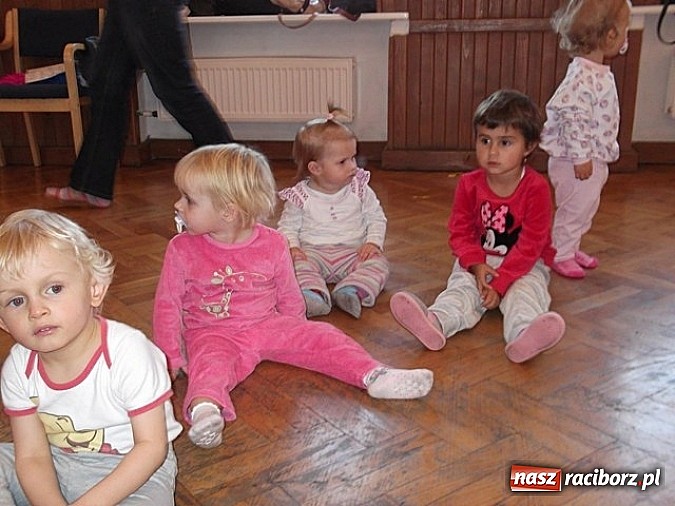Zdjęcie w galerii na portalu naszraciborz.pl: Maluchy z Fiku-miku imprezują bez końca wiadomości z regionu