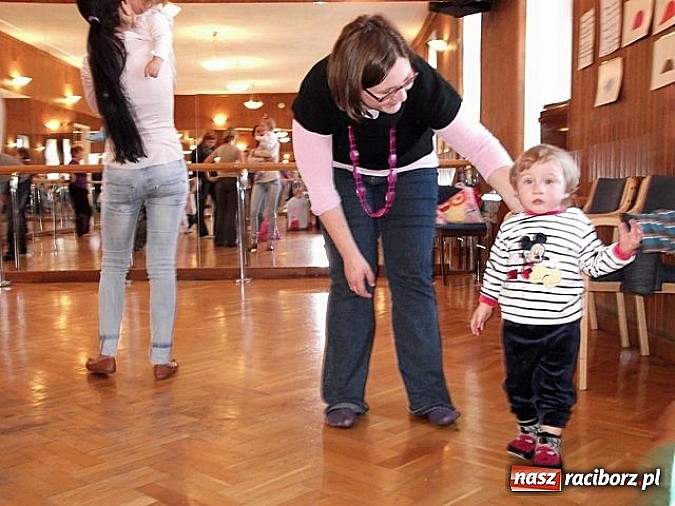 Zdjęcie w galerii na portalu naszraciborz.pl: Maluchy z Fiku-miku imprezują bez końca wiadomości z regionu
