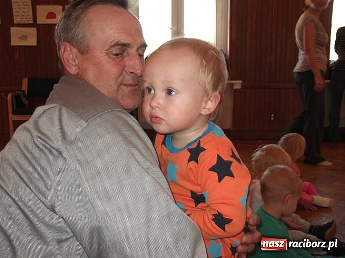 Zdjęcie w galerii na portalu naszraciborz.pl: Maluchy z Fiku-miku imprezują bez końca wiadomości z regionu