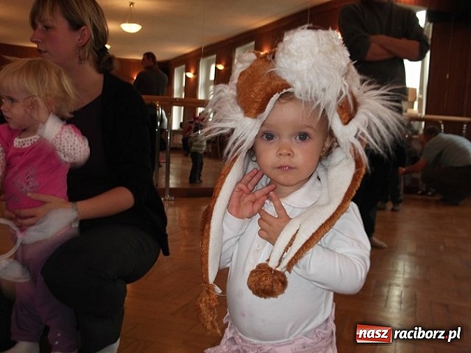 Zdjęcie w galerii na portalu naszraciborz.pl: Maluchy z Fiku-miku imprezują bez końca wiadomości z regionu