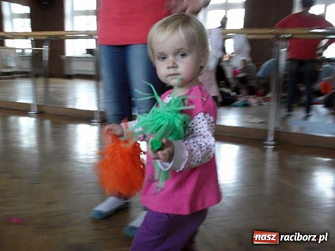 Zdjęcie w galerii na portalu naszraciborz.pl: Maluchy z Fiku-miku imprezują bez końca wiadomości z regionu