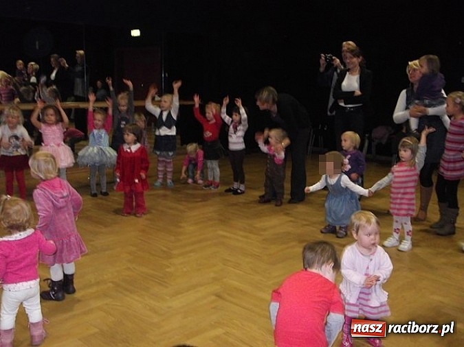 Zdjęcie w galerii na portalu naszraciborz.pl: Maluchy z Fiku-miku imprezują bez końca wiadomości z regionu