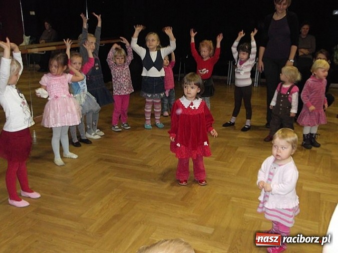 Zdjęcie w galerii na portalu naszraciborz.pl: Maluchy z Fiku-miku imprezują bez końca wiadomości z regionu