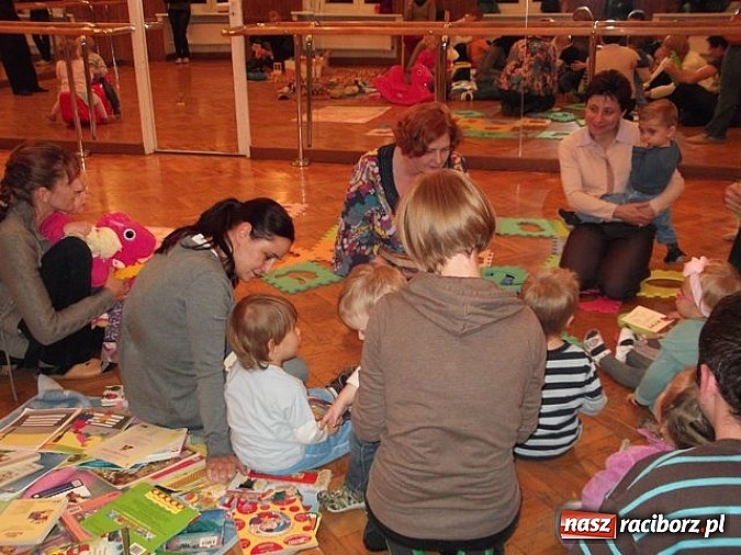 Zdjęcie w galerii na portalu naszraciborz.pl: Maluchy z Fiku-miku imprezują bez końca wiadomości z regionu