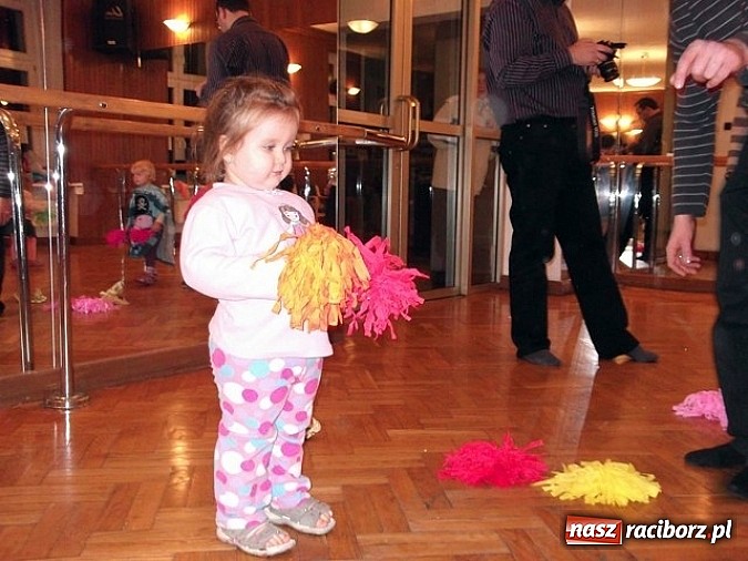 Zdjęcie w galerii na portalu naszraciborz.pl: Maluchy z Fiku-miku imprezują bez końca wiadomości z regionu