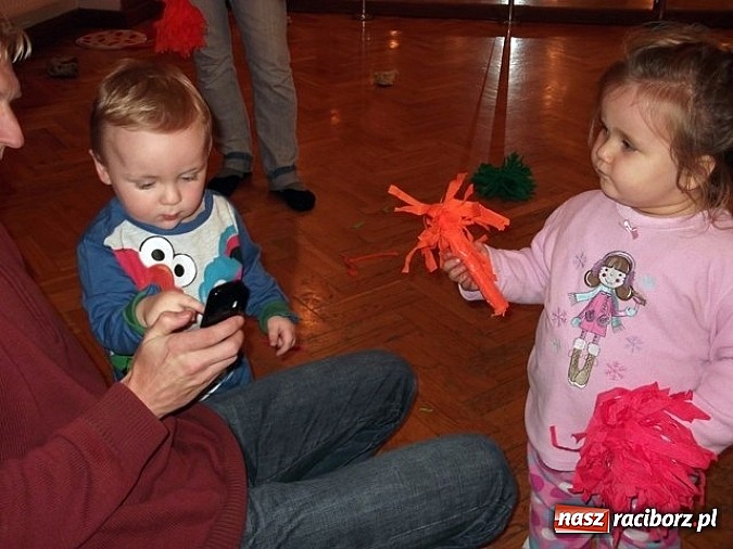 Zdjęcie w galerii na portalu naszraciborz.pl: Maluchy z Fiku-miku imprezują bez końca wiadomości z regionu