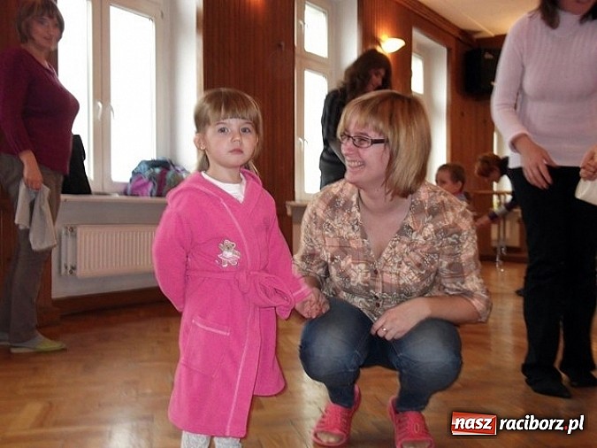 Zdjęcie w galerii na portalu naszraciborz.pl: Maluchy z Fiku-miku imprezują bez końca wiadomości z regionu
