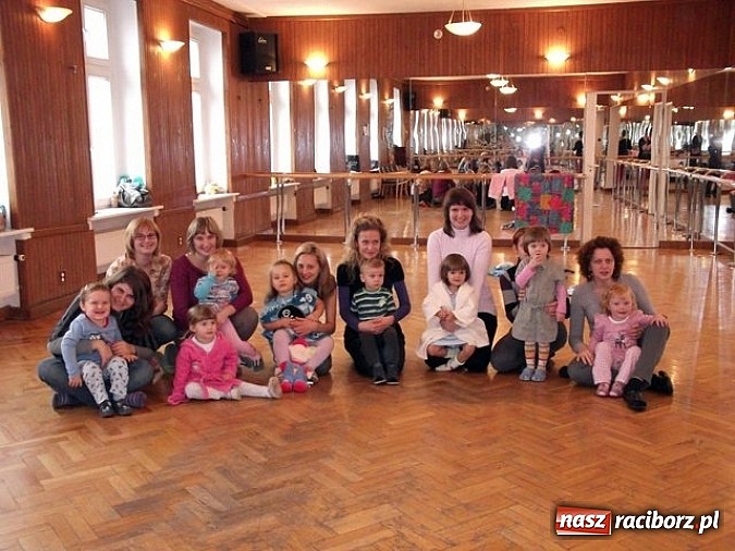 Zdjęcie w galerii na portalu naszraciborz.pl: Maluchy z Fiku-miku imprezują bez końca wiadomości z regionu