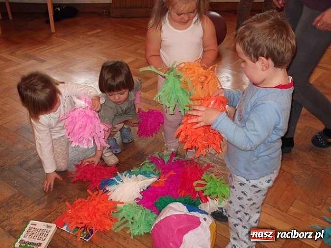 Zdjęcie w galerii na portalu naszraciborz.pl: Maluchy z Fiku-miku imprezują bez końca wiadomości z regionu