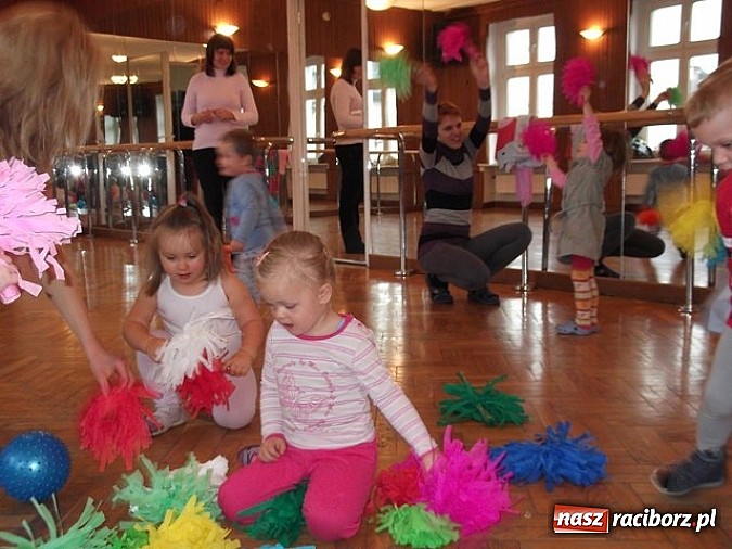 Zdjęcie w galerii na portalu naszraciborz.pl: Maluchy z Fiku-miku imprezują bez końca wiadomości z regionu