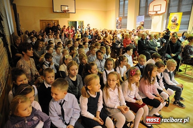 Zdjęcie w galerii na portalu naszraciborz.pl: Święto szkoły na Płoni z premierą filmu o Wałęsie wiadomości z regionu