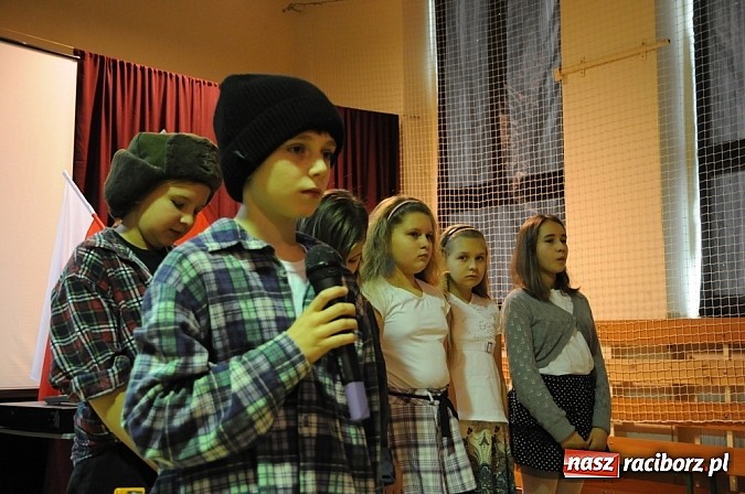 Zdjęcie w galerii na portalu naszraciborz.pl: Święto szkoły na Płoni z premierą filmu o Wałęsie wiadomości z regionu