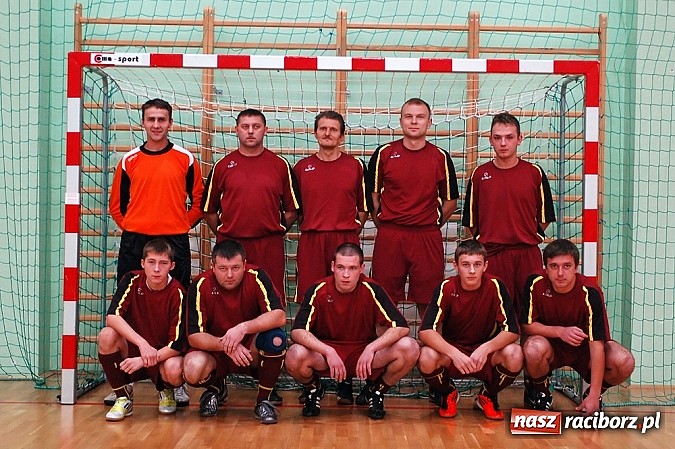 Zdjęcie w galerii na portalu naszraciborz.pl: Czarne Koszule gromią w debiucie wiadomości z regionu