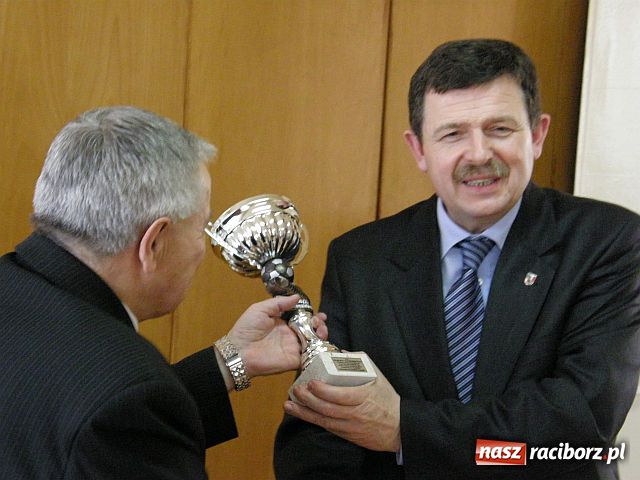 Zdjęcie w galerii na portalu naszraciborz.pl: Młodzieżowe ligi halowej piłki nożnej - podsumowane wiadomości z regionu