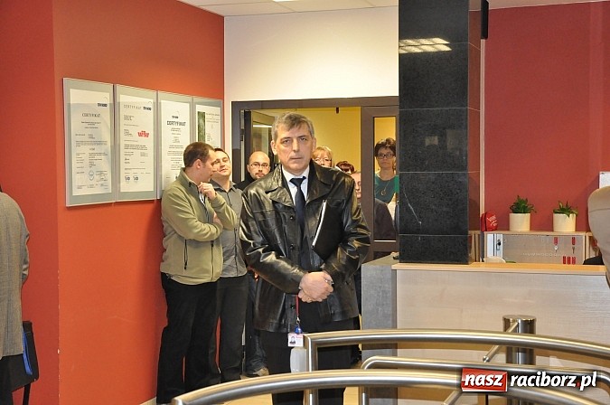 Zdjęcie w galerii na portalu naszraciborz.pl: Zarząd z prezesem Wiesławem Różackim na czele rozpoczął o 8.00 pracę w spółce wiadomości z regionu