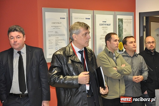 Zdjęcie w galerii na portalu naszraciborz.pl: Zarząd z prezesem Wiesławem Różackim na czele rozpoczął o 8.00 pracę w spółce wiadomości z regionu