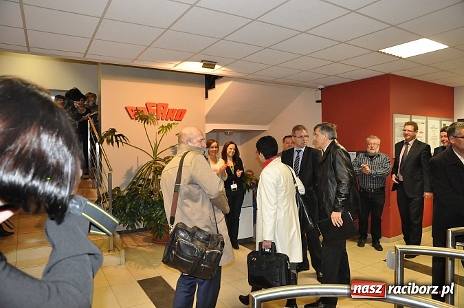 Zdjęcie w galerii na portalu naszraciborz.pl: Zarząd z prezesem Wiesławem Różackim na czele rozpoczął o 8.00 pracę w spółce wiadomości z regionu