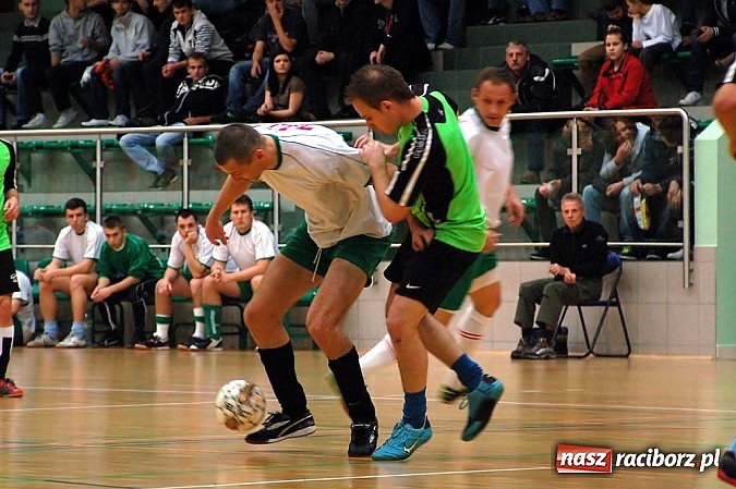 Zdjęcie w galerii na portalu naszraciborz.pl: Pędzące Byki lepsze od Xpres.pl wiadomości z regionu