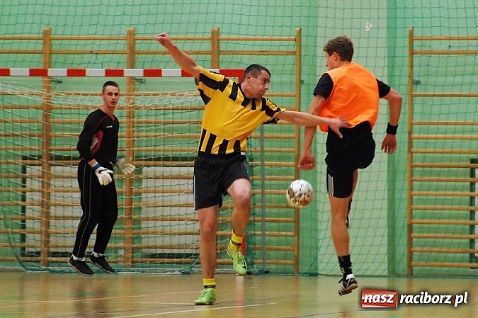 Zdjęcie w galerii na portalu naszraciborz.pl: Pędzące Byki lepsze od Xpres.pl wiadomości z regionu