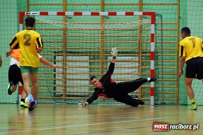 Zdjęcie w galerii na portalu naszraciborz.pl: Pędzące Byki lepsze od Xpres.pl wiadomości z regionu