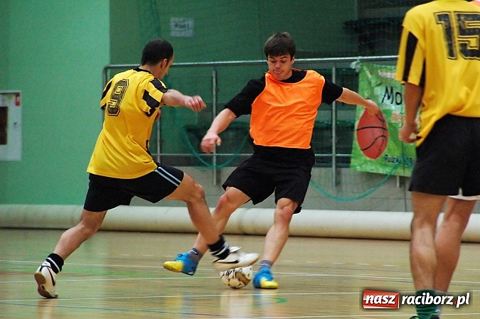 Zdjęcie w galerii na portalu naszraciborz.pl: Pędzące Byki lepsze od Xpres.pl wiadomości z regionu