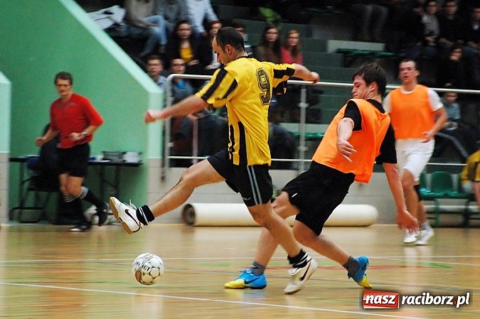 Zdjęcie w galerii na portalu naszraciborz.pl: Pędzące Byki lepsze od Xpres.pl wiadomości z regionu