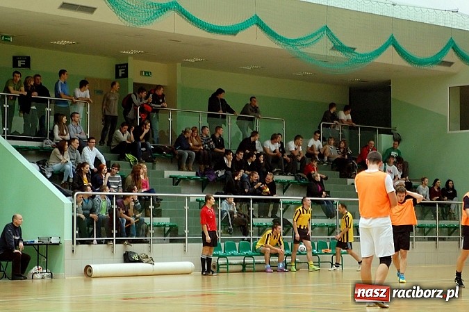 Zdjęcie w galerii na portalu naszraciborz.pl: Pędzące Byki lepsze od Xpres.pl wiadomości z regionu