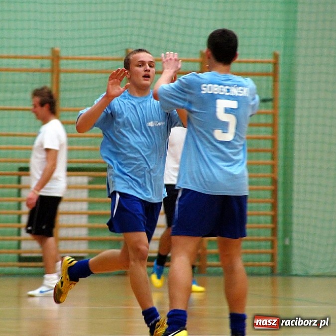 Zdjęcie w galerii na portalu naszraciborz.pl: Pędzące Byki lepsze od Xpres.pl wiadomości z regionu