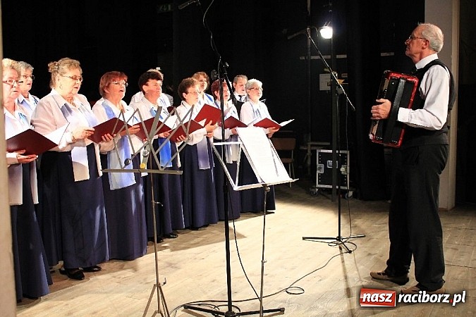 Zdjęcie w galerii na portalu naszraciborz.pl: Aktywni seniorzy świętowali w Strzesze wiadomości z regionu