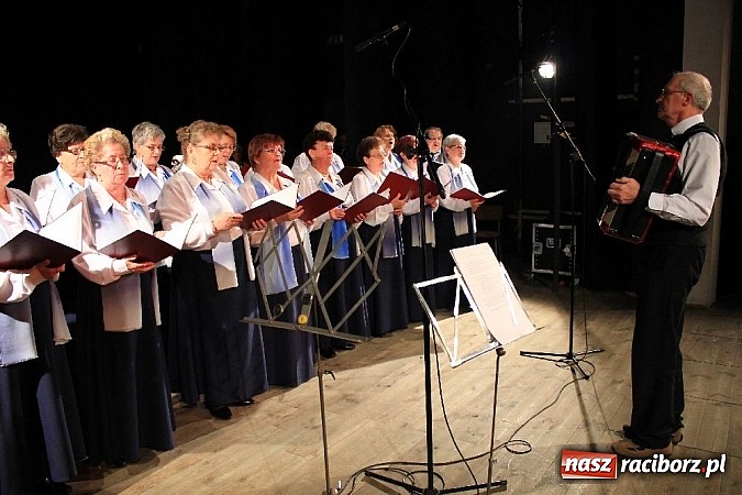 Zdjęcie w galerii na portalu naszraciborz.pl: Aktywni seniorzy świętowali w Strzesze wiadomości z regionu
