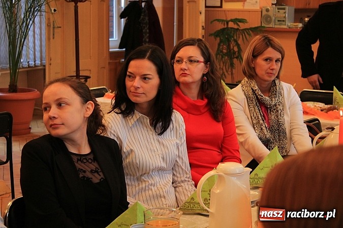 Zdjęcie w galerii na portalu naszraciborz.pl: To nie jest łatwa praca. Zawód: pracownik socjalny wiadomości z regionu