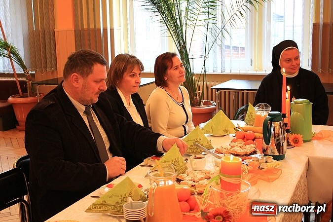 Zdjęcie w galerii na portalu naszraciborz.pl: To nie jest łatwa praca. Zawód: pracownik socjalny wiadomości z regionu