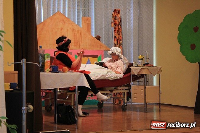 Zdjęcie w galerii na portalu naszraciborz.pl: To nie jest łatwa praca. Zawód: pracownik socjalny wiadomości z regionu