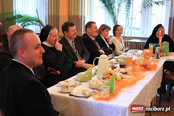 Zdjęcie w galerii na portalu naszraciborz.pl: To nie jest łatwa praca. Zawód: pracownik socjalny wiadomości z regionu