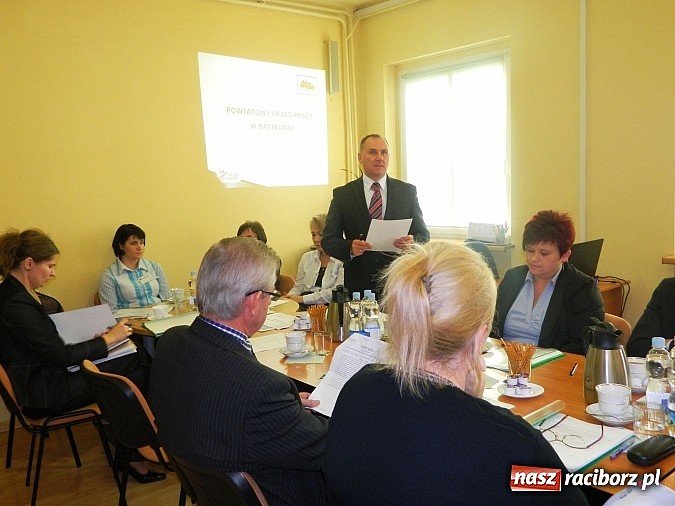 Zdjęcie w galerii na portalu naszraciborz.pl: Coraz więcej bezrobotnych po studiach wiadomości z regionu