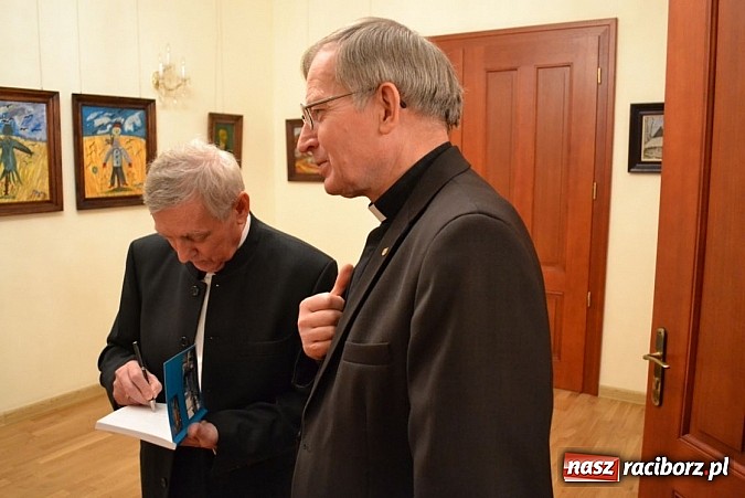 Zdjęcie w galerii na portalu naszraciborz.pl: Wernisaż malarstwa Jana Michała Stuchlego wiadomości z regionu