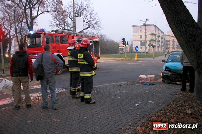 Zdjęcie w galerii na portalu naszraciborz.pl: Poważna kolizja na Armii Krajowej wiadomości z regionu