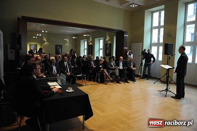 Zdjęcie w galerii na portalu naszraciborz.pl: Konferencja o raciborskiej strefie gospodarczej: lepiej późno niż wcale! wiadomości z regionu