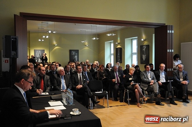 Zdjęcie w galerii na portalu naszraciborz.pl: Konferencja o raciborskiej strefie gospodarczej: lepiej późno niż wcale! wiadomości z regionu