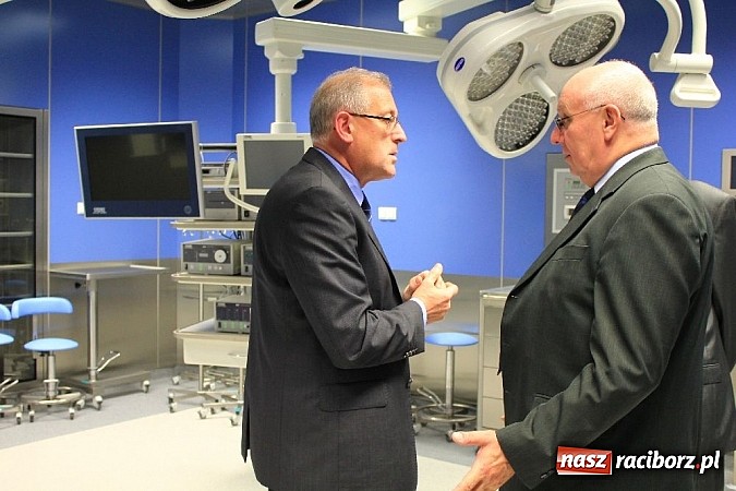 Zdjęcie w galerii na portalu naszraciborz.pl: Pokazali gościom nowe sale operacyjne wiadomości z regionu