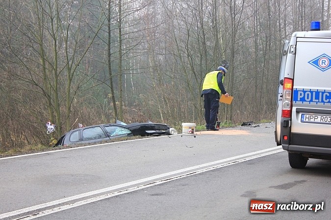 Zdjęcie w galerii na portalu naszraciborz.pl: Śmiertelny wypadek na drodze Racibórz-Szymocice. Nie żyje sołtys Nędzy wiadomości z regionu