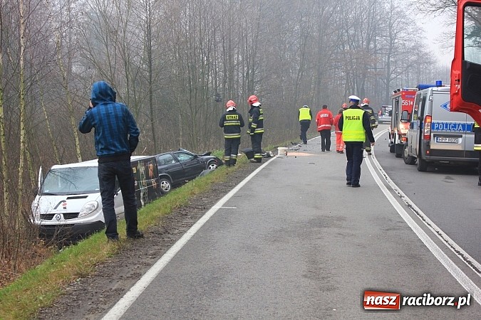 Zdjęcie w galerii na portalu naszraciborz.pl: Śmiertelny wypadek na drodze Racibórz-Szymocice. Nie żyje sołtys Nędzy wiadomości z regionu