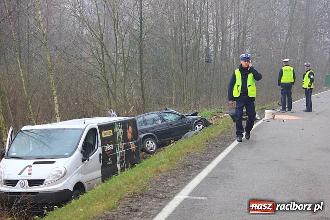 Zdjęcie w galerii na portalu naszraciborz.pl: Śmiertelny wypadek na drodze Racibórz-Szymocice. Nie żyje sołtys Nędzy wiadomości z regionu